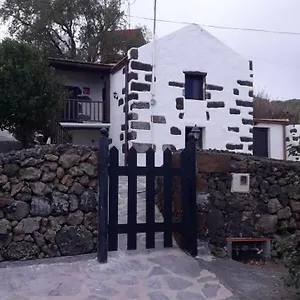 https://casa-los-almendros.in-canary-islands.com